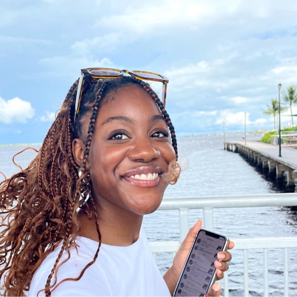 Meet your Posher, Naomi - Picture 1 of 1